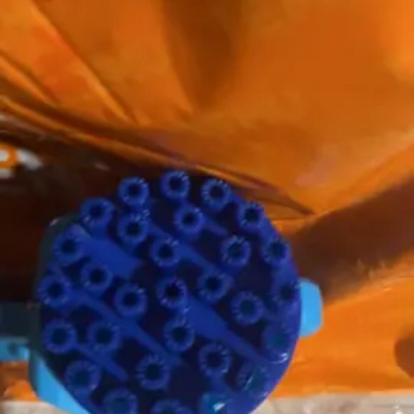 Electric Bubble Gun With Colored Lights & 29 Holes - Picture 2 of 4